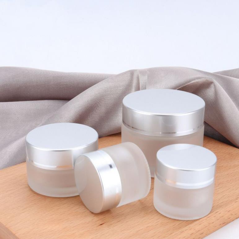 Hủ Đựng Kem ❤ GIÁ TỐT NHẤT ❤ [5g,10g] Hủ Chiết Mỹ Phẩm Thủy Tinh Nắp Bạc , hủ đựng mỹ phẩm , hủ kem thủy tinh .