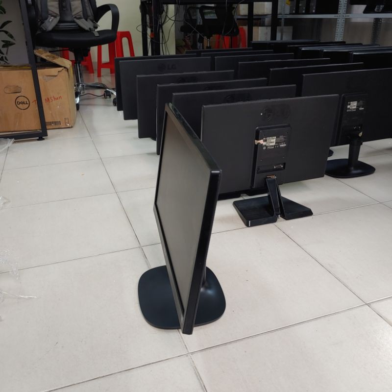Màn hình máy tính LG 20 inch HD+ | BigBuy360 - bigbuy360.vn