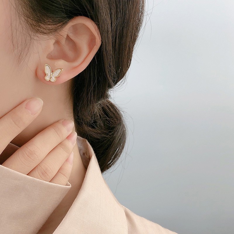 Đôi Bông Tai Hình Bướm Vỏ Sò Thời Trang Hàn Quốc Dành Cho Nữ