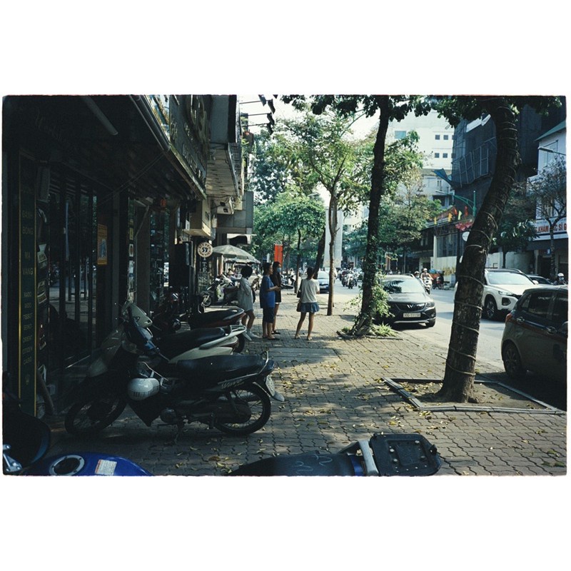 Phim chụp ảnh kodak vision 2 200T - 36 kiểu - iso 100-160 - chụp được máy PnS