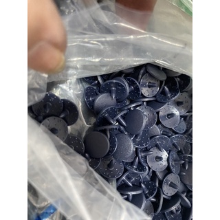 nút bấm nhựa 4 thành phần 1 cm giá chỉ 30 k/100 nút
