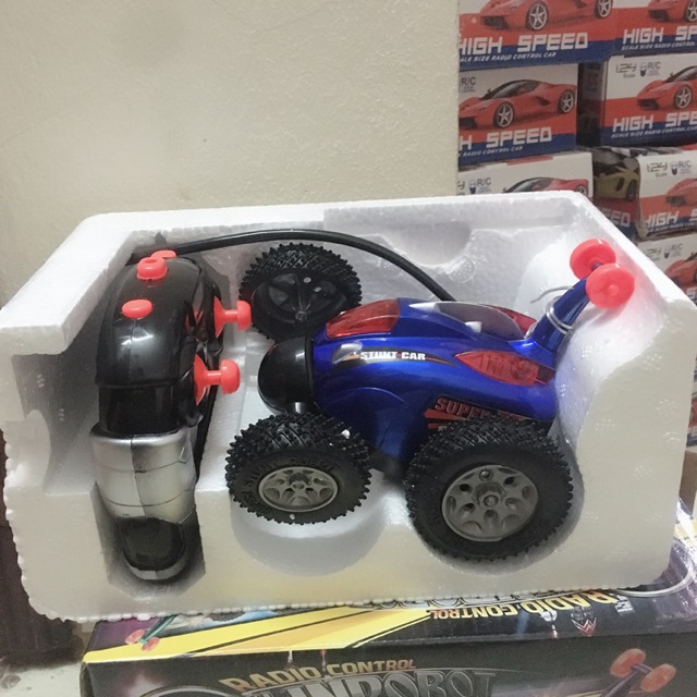 Siêu xe điều khiển Nhào lộn 360 độ