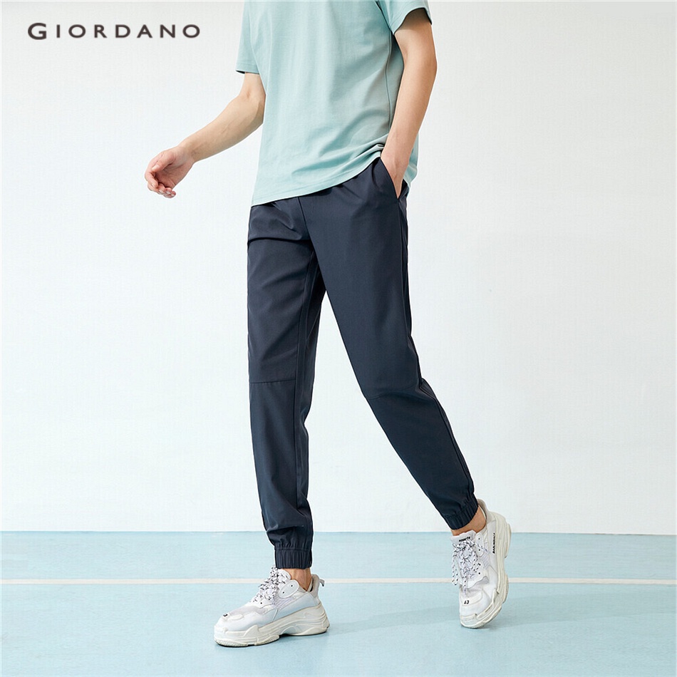 Quần jogger GIORDANO 13111022 co giãn trọng lượng nhẹ dành cho nam