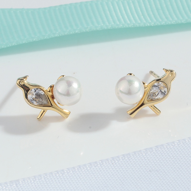 Khuyên Tai Hình Chú Chim Đính Ngọc Trai Thời Trang