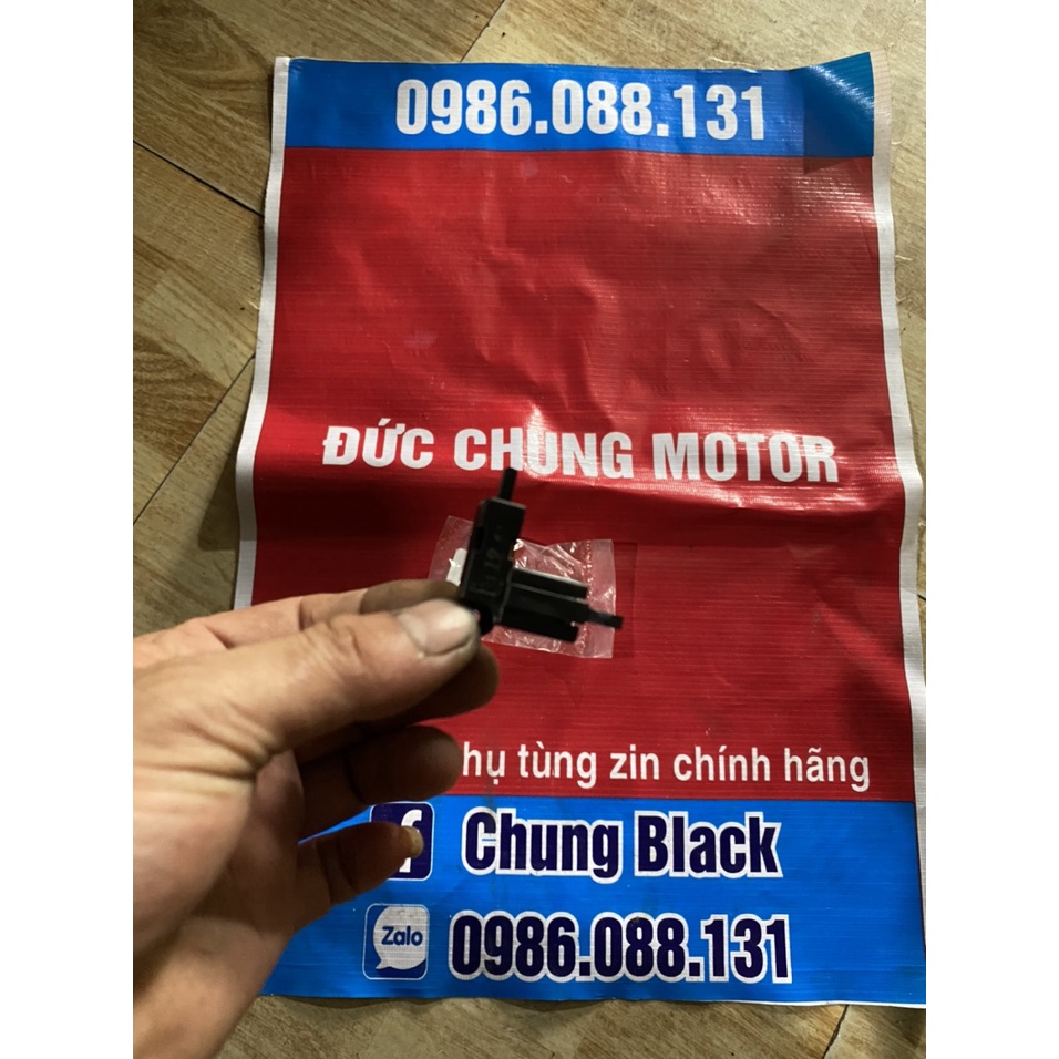 Công tắc côn tay R15v3 zin chính hãng