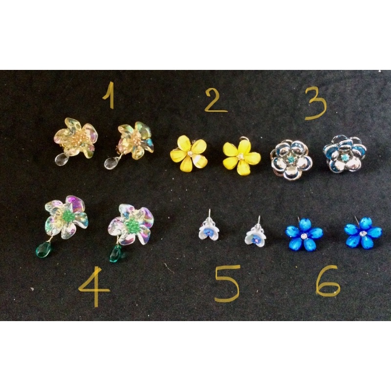 Khuyên tai hoa nhiều chất liệu