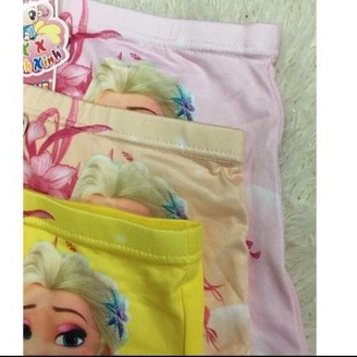 Quần chíp đùi thông hơi hình Elsa cho bé