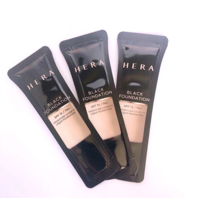 Kem nền Hera Black Foundation sample | BigBuy360 - bigbuy360.vn
