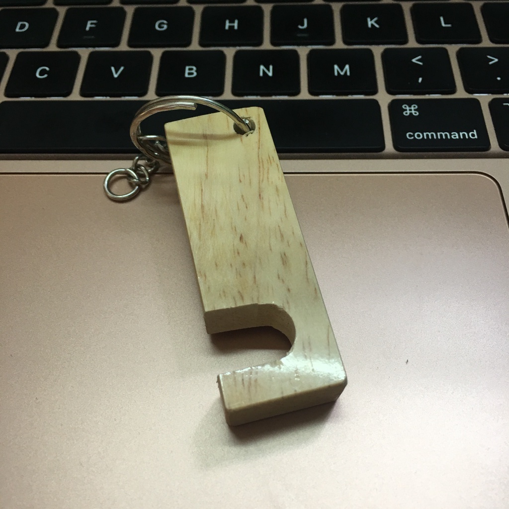 Móc khóa kiêm giá đỡ điện thoại bằng gỗ