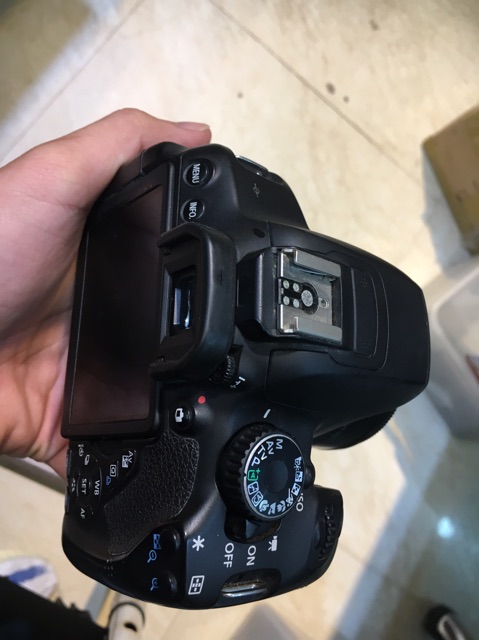 Máy ảnh cũ canon 650D kèm fix canon 50 f1.8 ii