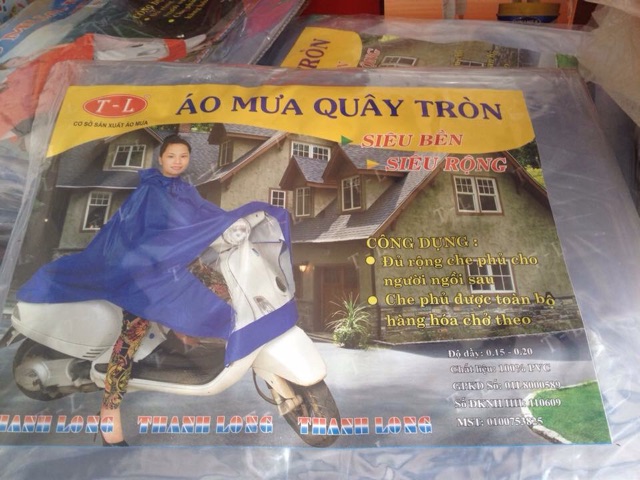 Áo mưa trong hai đầu