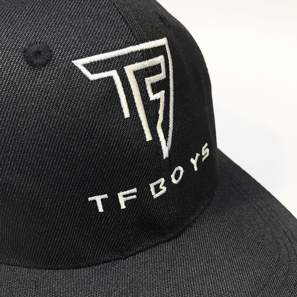 Nón kết màu đen thêu logo TFBOY - Mũ lưỡi trai MT224