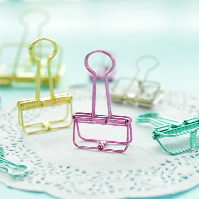 Kẹp giữ tài liệu bằng kim loại nhiều màu sắc giao ngẫu nhiên