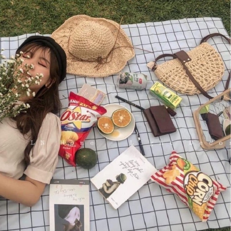 Khăn Trải Bàn PE Chống Thấm Dùng 1 Lần Trong Các Bữa Tiệc Liên Hoan, Picnic, Dã Ngoại Kích Thước 1m2 x1m5