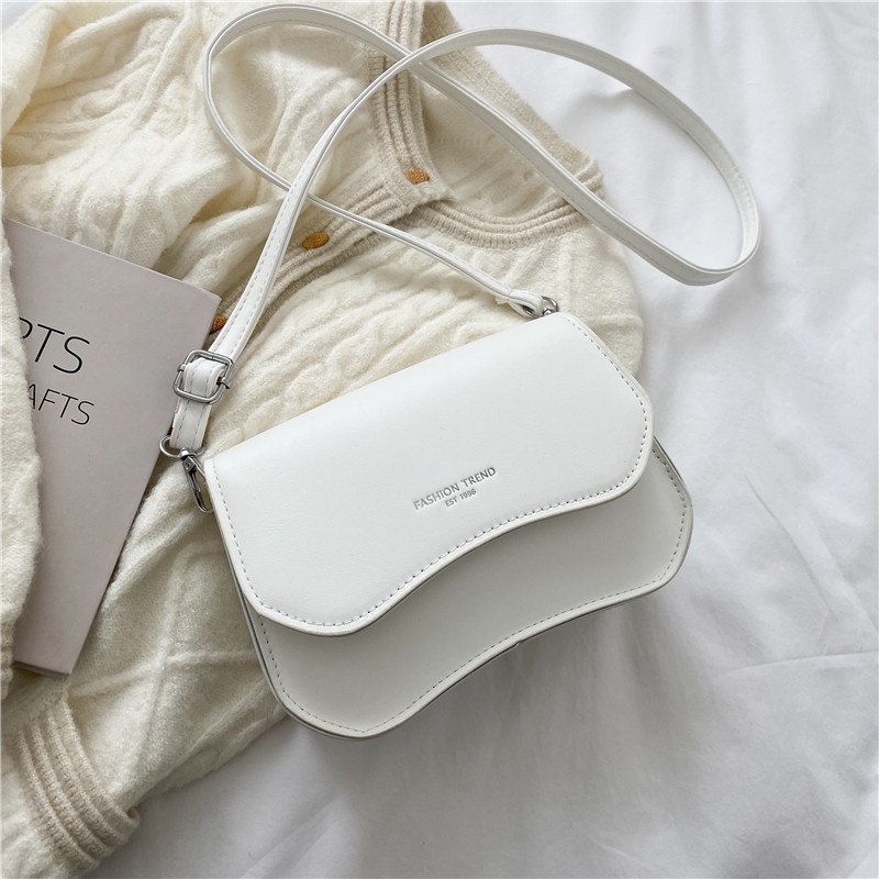 Túi đeo vai phong cách Hàn Quốc tinh tế thời trang mùa hè 2021