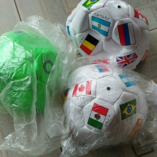 Bóng đá da loại nhỡ cho bé