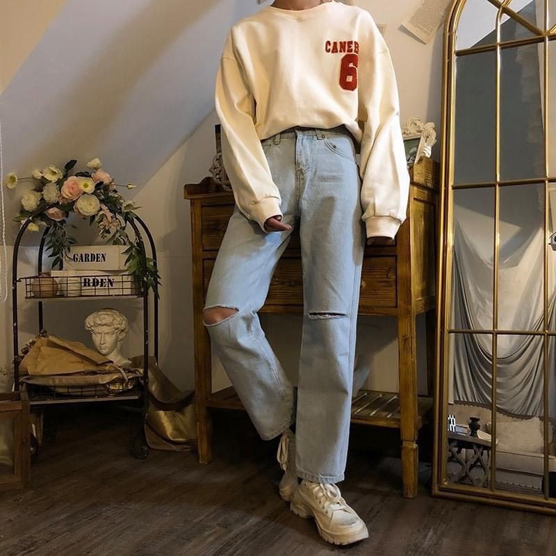 Baggy jean ống rộng rách gối