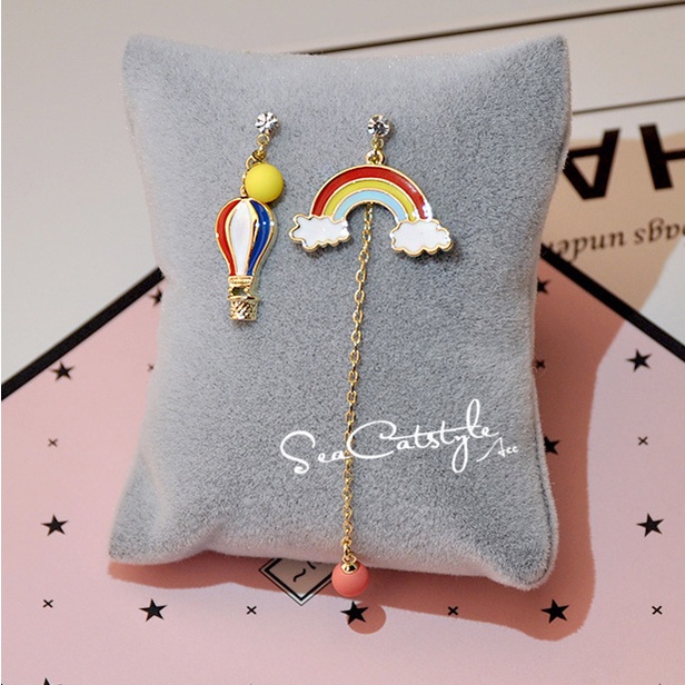 [Hàng mới về] Khuyên Tai Bất Đối Xứng Mạ Kim Loại Hình Cầu Vồng, Kinh Khí Cầu Vui Nhộn Năng Động