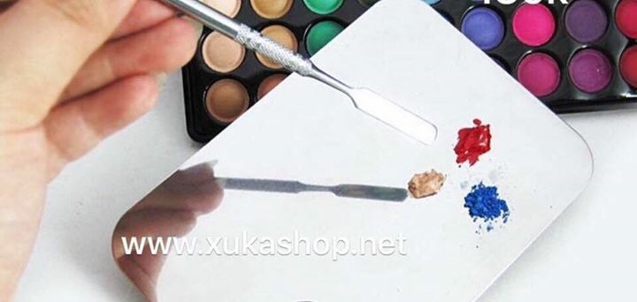 Khay pha trộn son + kem nền+ màu mắt | BigBuy360 - bigbuy360.vn