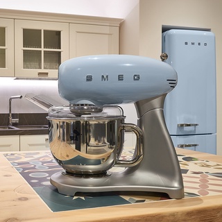 Máy trộn đa năng Smeg SMF02
