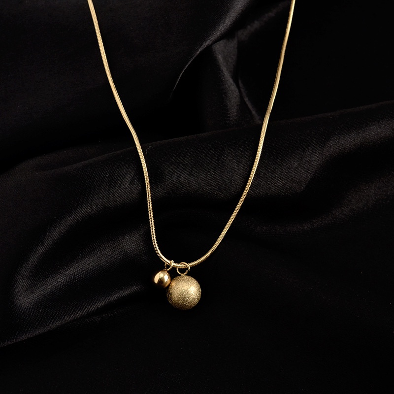 [Không đen gỉ] Dây chuyền thép titan mạ vàng sợi chỉ mảnh TB558