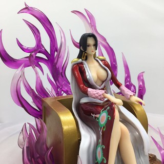 Figure: Boa Hancock Ngồi Ghế