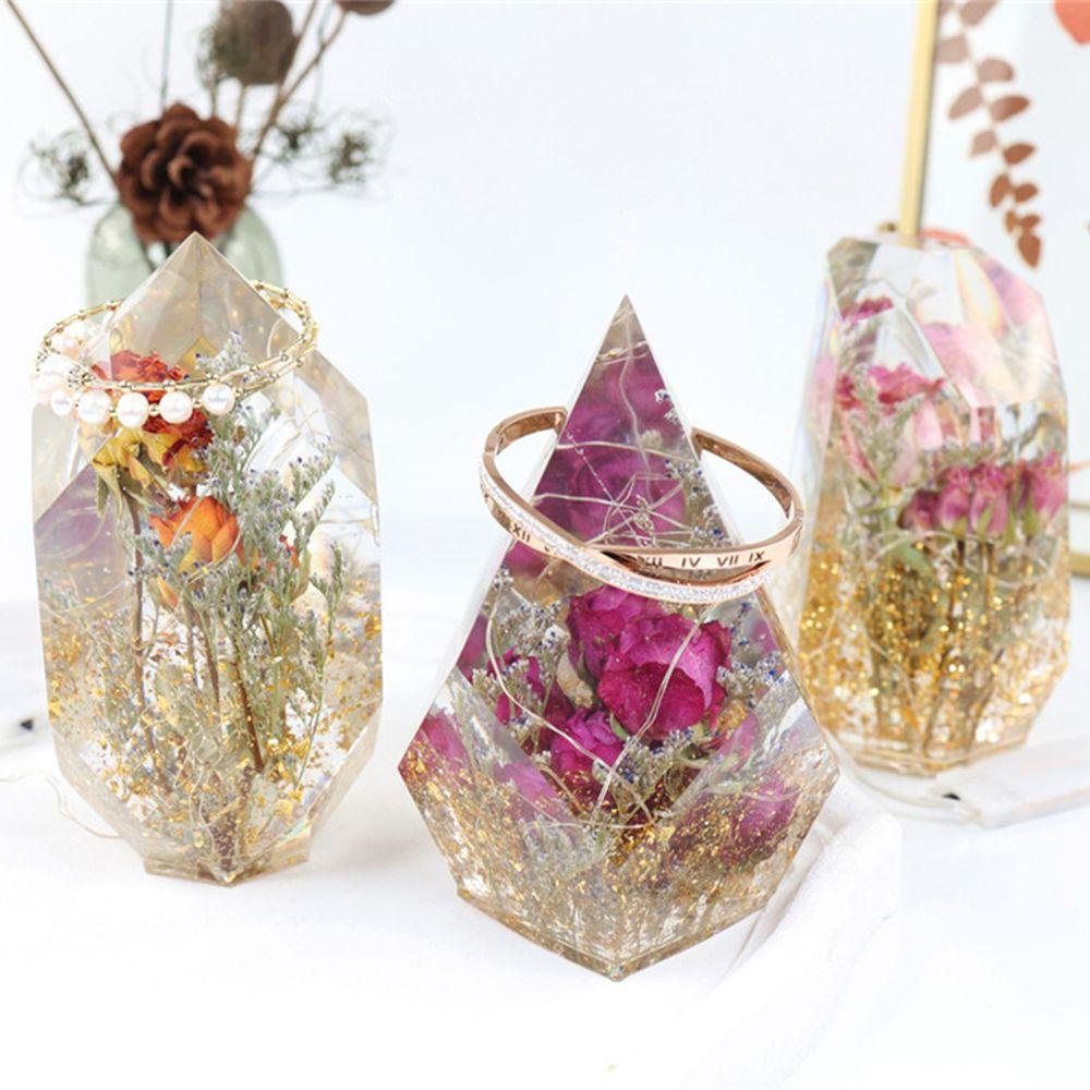 Giá Đỡ Trưng Bày Trang Sức Bằng Polyhedron