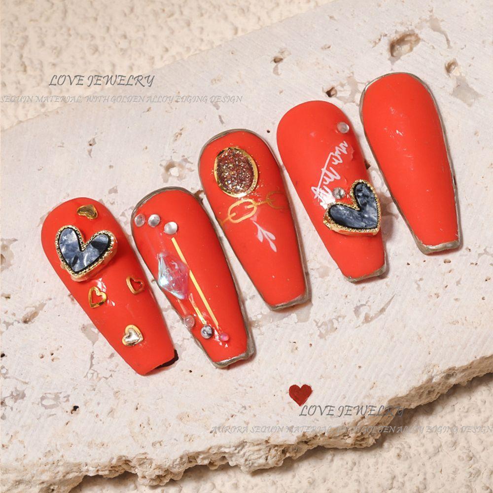 Set 10 Phụ Kiện Trang Trí Móng Tay 3D Bằng Hợp Kim Hình Trái Tim Thời Trang