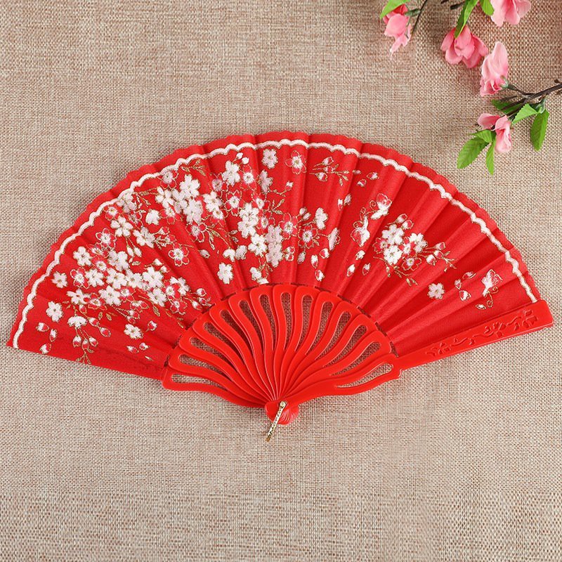 Quạt nhựa HOA ĐÀO BAY TRONG GIÓ màu đen đỏ phong cách cổ trang tập múa