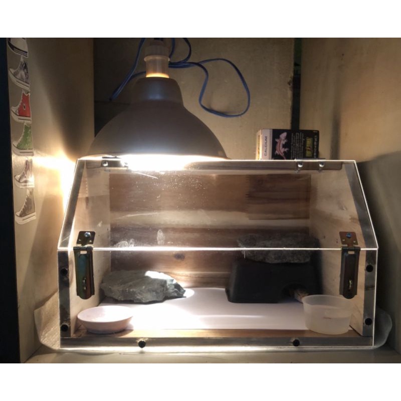 Chuồng nuôi bò sát gỗ ghép và mica KB8 D36-R26-C20cm