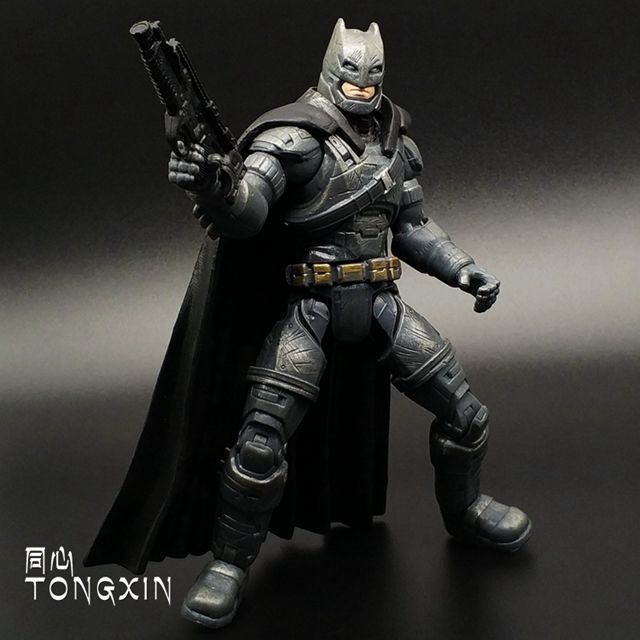 Mô Hình Đồ Chơi Nhân Vật BATMAN v Superman: Dawn of Justice Armor Heavy Armor Có Thể Di Chuyển