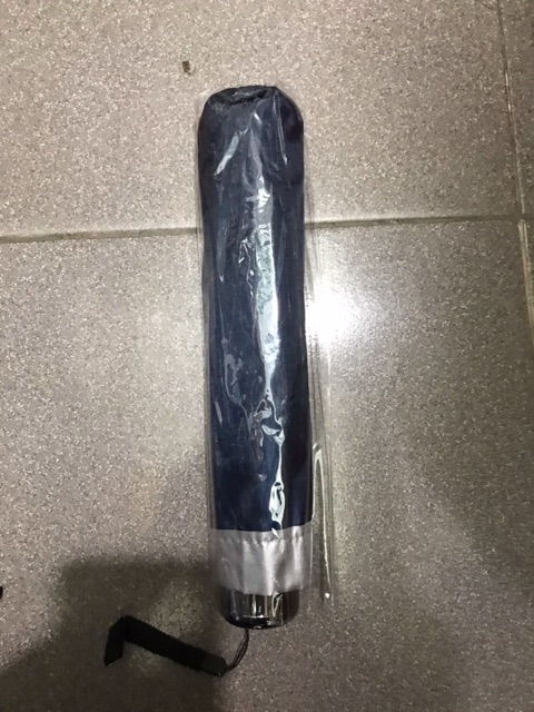 Dù mini đi mưa