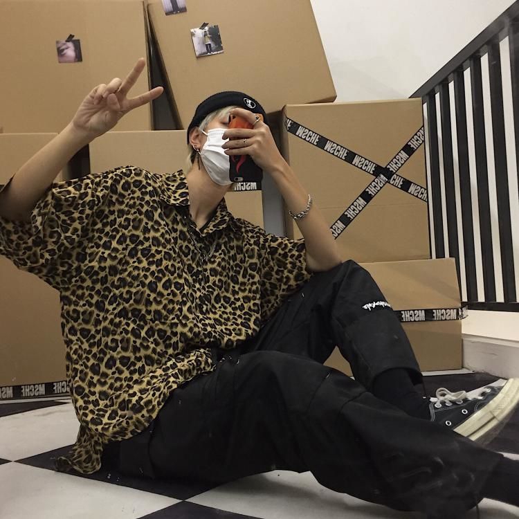 Áo Sơ Mi Ngắn Tay Họa Tiết Da Báo Phối Túi Thời Trang Phong Cách Unisex | BigBuy360 - bigbuy360.vn