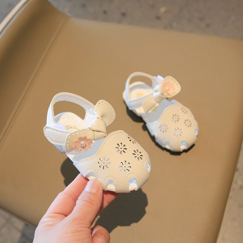 Sandal thắt nơ hoa cho bé tập đi siêu nhẹ mềm êm mã SDD5