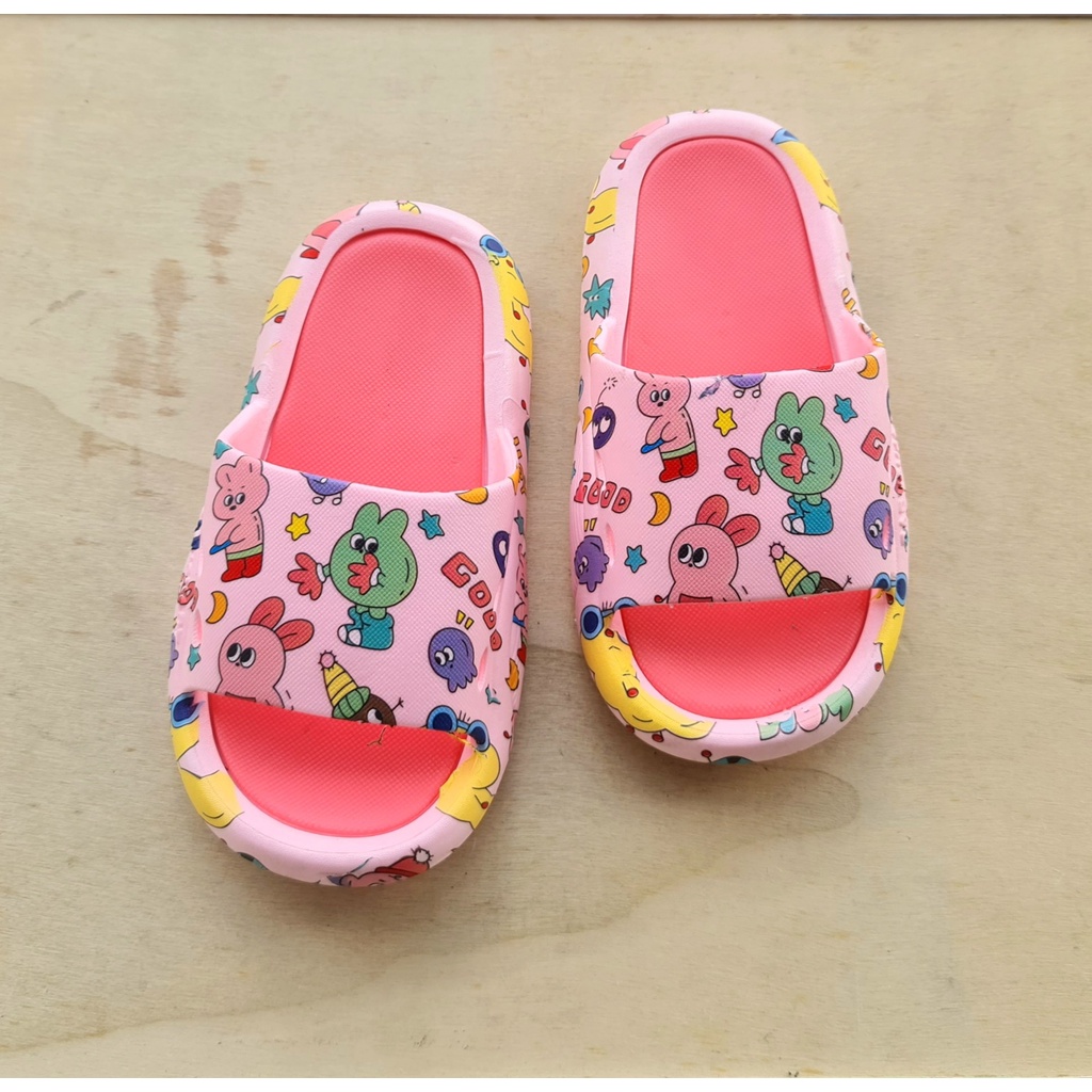 Dép đúc bánh mì cao su siêu mềm cho bé hình thỏ sâu BOOM