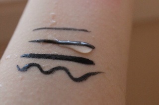 Bút kẻ mắt Innisfree Powerproof Brush Liner