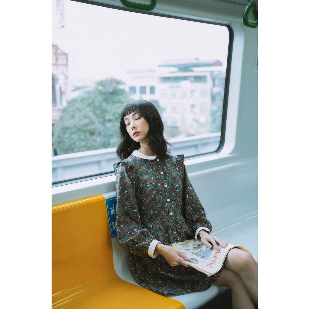 Váy hoa nhí xanh nữ MADELEN dáng cổ sen trắng