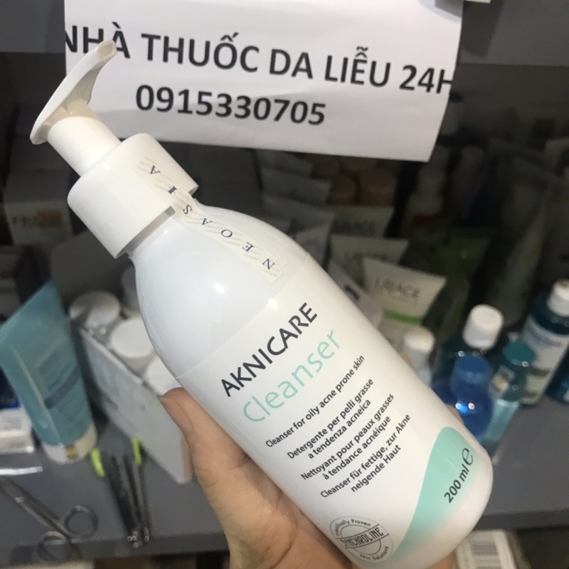 Sữa rửa mặt Aknicare cleanser 200ml