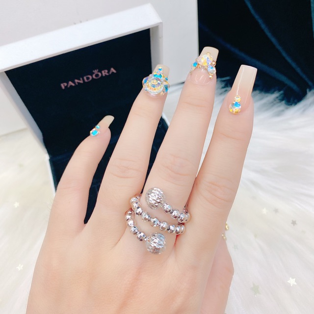 Nhẩn bi màu trắng