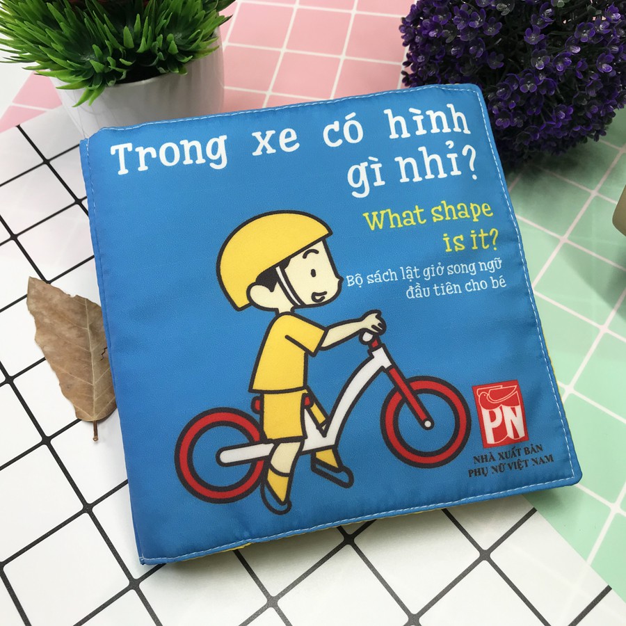 Sách vải lật giở song ngữ - Trong Xe Có Hình Gì Nhỉ?