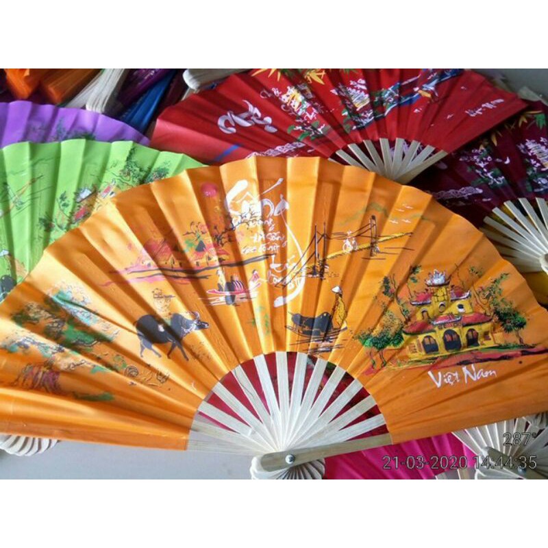 Quạt vải thư pháp đủ màu