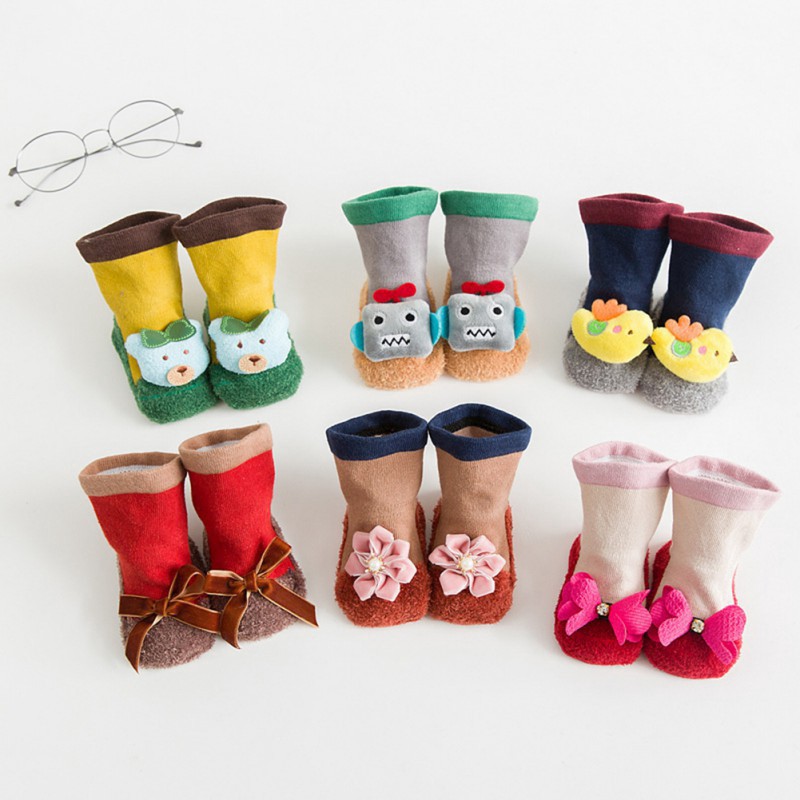 Tất cotton chống trượt hoạ tiết hoạt hình cho bé