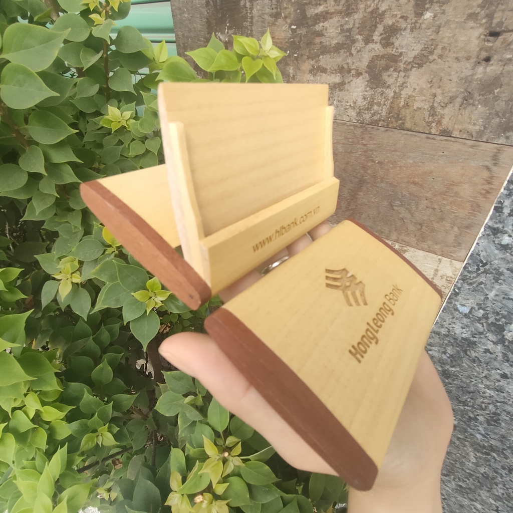 Hộp đựng danh thiếp gỗ khắc tên, logo theo yêu cầu