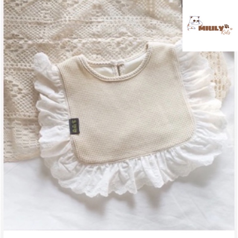 Yếm cổ vuông bằng vải cotton waffle cho bé