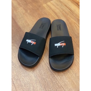 Dép quai ngang- Tommy Logo basic Đen