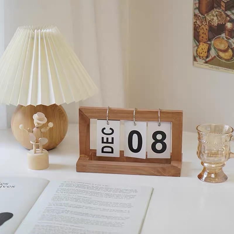 Lịch đề bàn bằng gỗ phong cách Hàn Quốc lịch trang trí bàn học