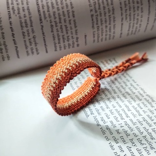 Vòng tay handmade phối màu nâu cam A05