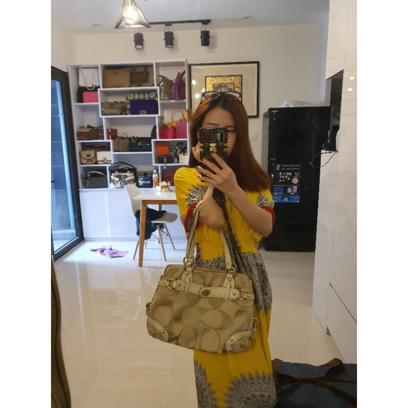 Túi Coach authentic màu nude