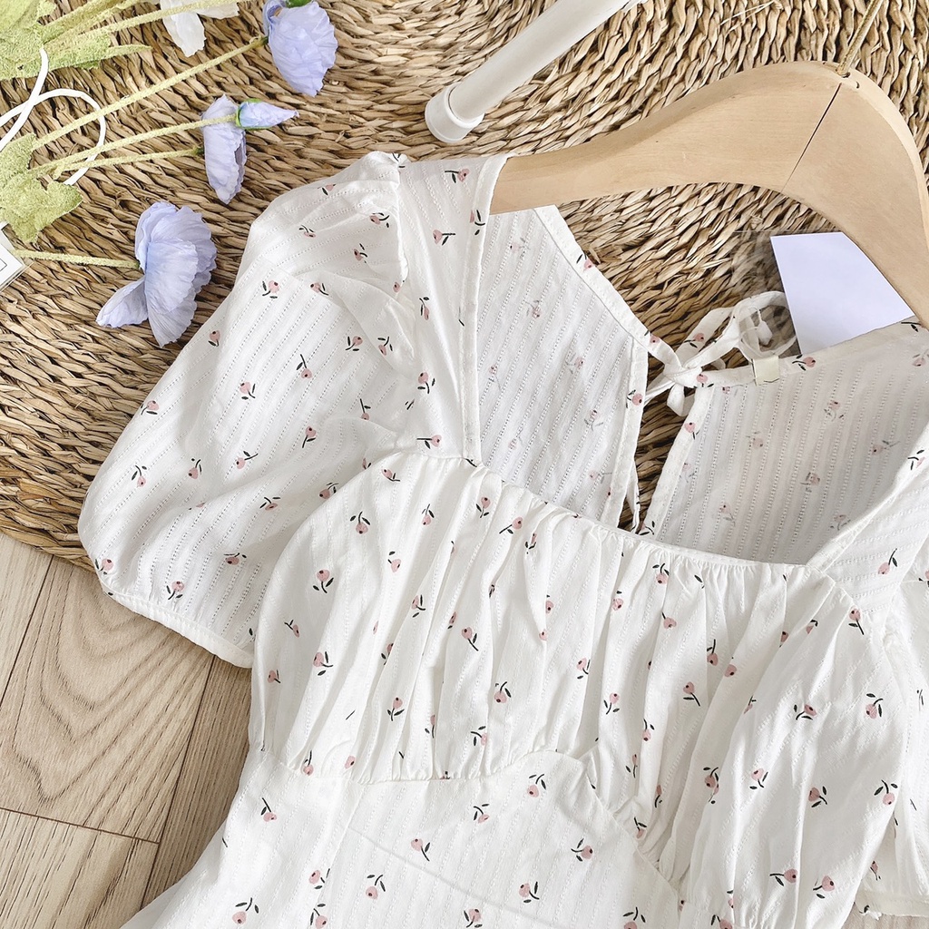 Váy hoa thô vân nổỉ,đầm cổ vuông dày dặn. Hàng hai lớp lót cân thận mặc nhẹ nhàng