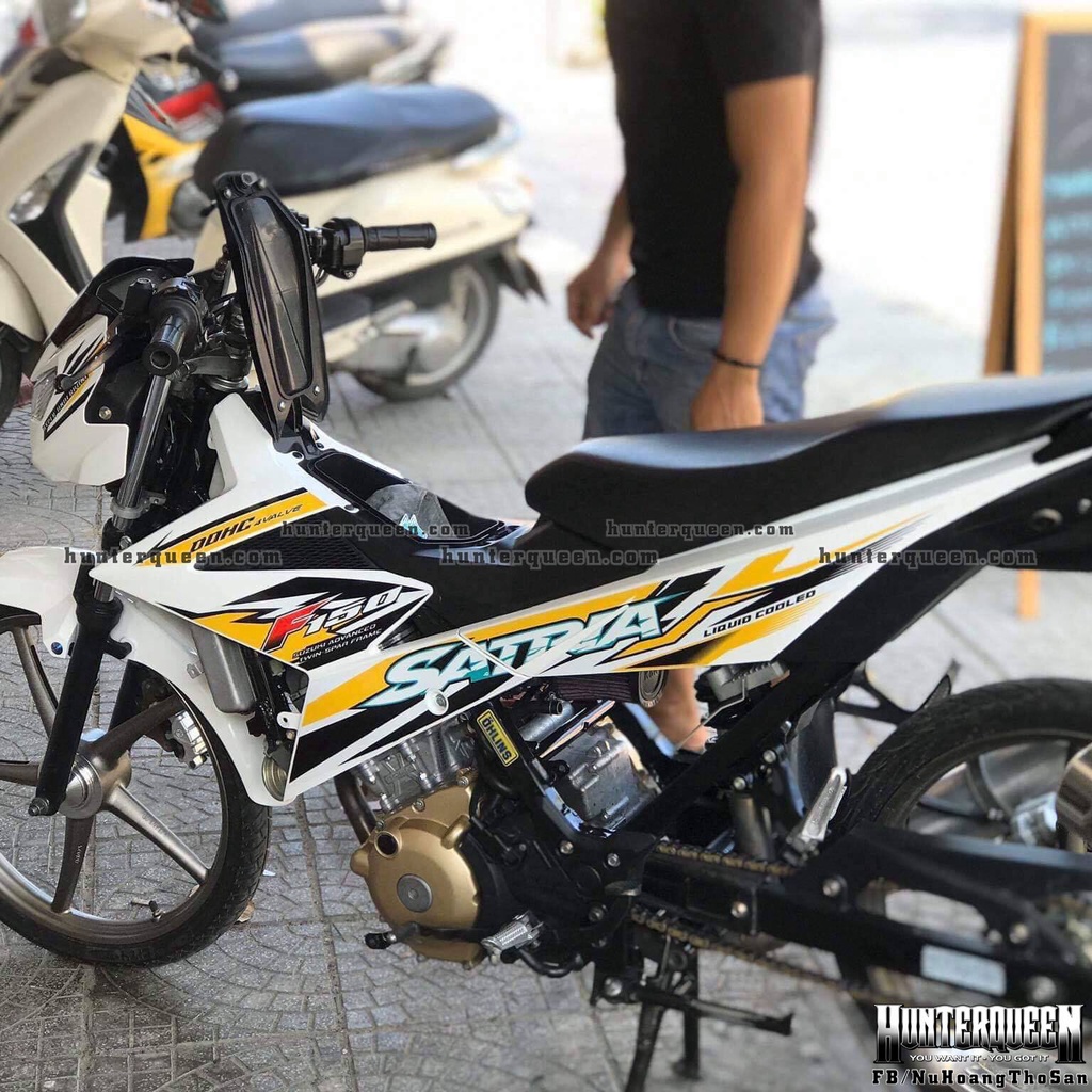 Tem rời cao cấp dán xe Raider FI màu trắng, phối màu vàng cá tính. Decal không bay màu